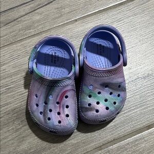 CROCS Kids Clogs in Purple Multicolor Swirl
